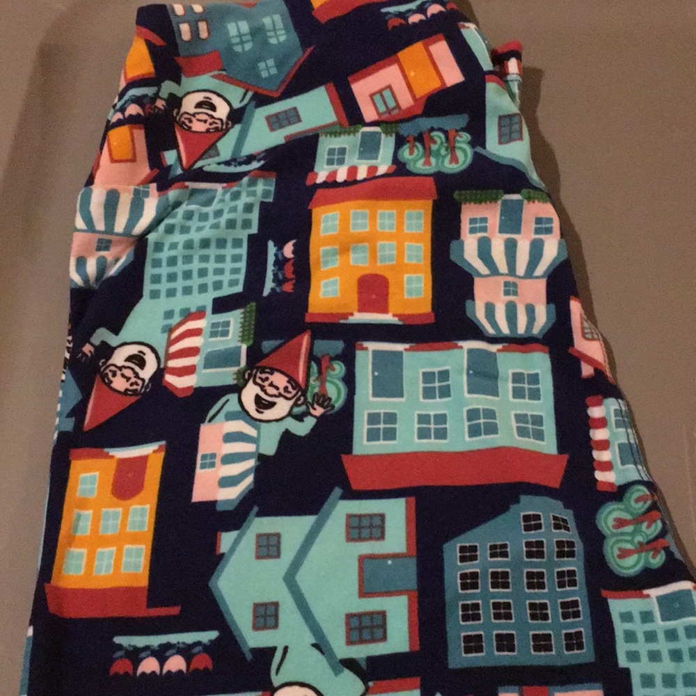OS GNOME leggings! super adorable